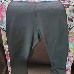 Sz M BCG Soft Blk Capris w Cute Pastel Detailing